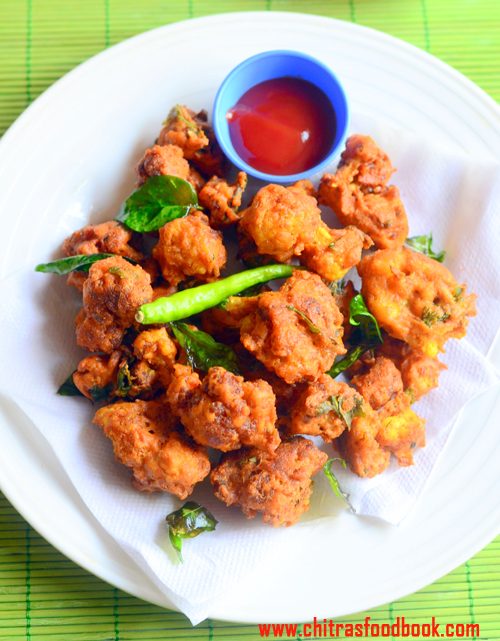 Cauliflower Pakoda Recipe / How To Make Gobi Pakora