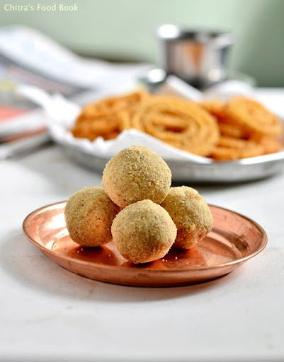 Urad dal ladoo